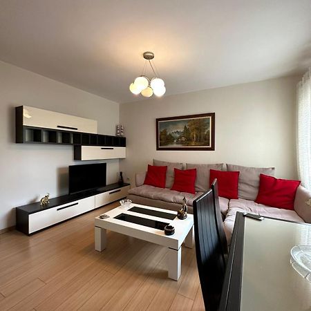 Blloku Family Apartment Тирана Екстериор снимка